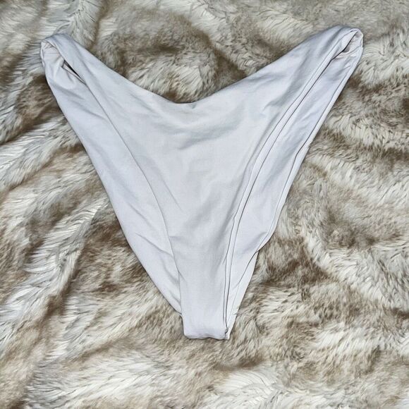 White high leg bikini bottoms | Sz S (NO SIZE TAG) - Picture 2 of 4